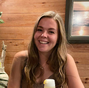 Meet your Posher, Abby